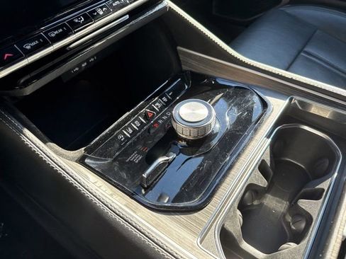 Used 2024 Jeep Wagoneer Series II image 20