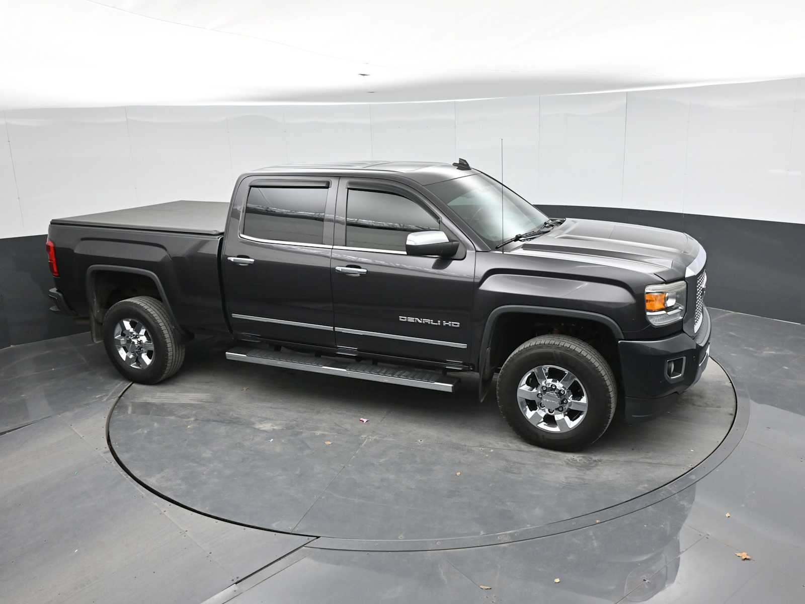 Used 2015 GMC Sierra 2500 Denali w/ Driver Alert Package AWD/4WD image 19