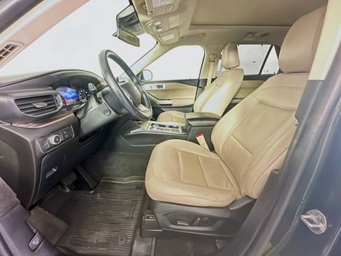 Used 2022 Ford Explorer Limited w/ Equipment Group 301A RWD image 22