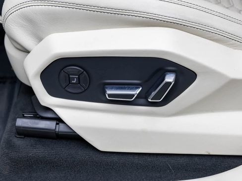 Used 2019 Lamborghini Urus image 32