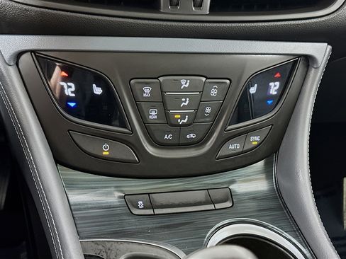 Used 2019 Buick Envision Essence AWD/4WD image 17