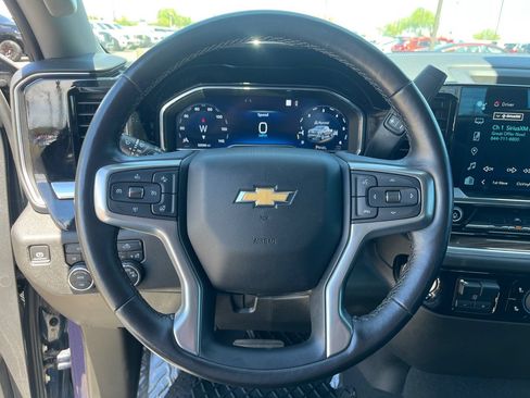 Used 2022 Chevrolet Silverado 1500 LT AWD/4WD image 18