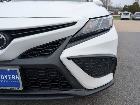Used 2023 Toyota Camry SE image 11