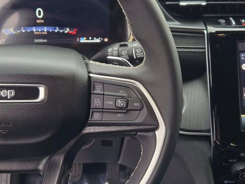 Certified 2024 Jeep Grand Cherokee L Altitude image 33