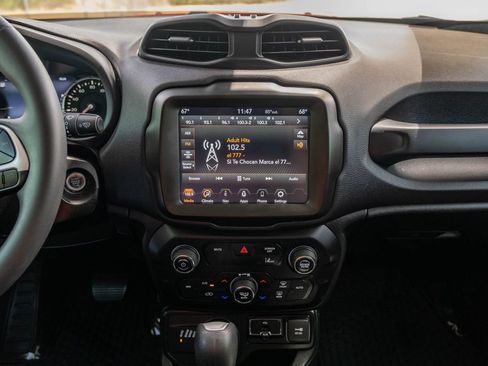 Used 2023 Jeep Renegade Altitude AWD/4WD image 19