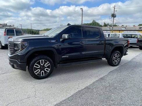 Used 2023 GMC Sierra 1500 AT4 w/ AT4 Premium Package AWD/4WD image 7