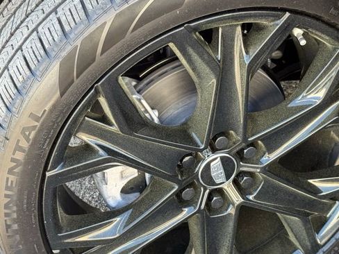 New 2025 Cadillac Optiq Sport 1 w/ LPO, ONYX Package image 12