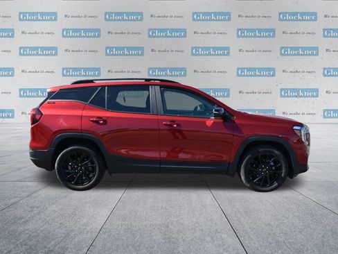 Used 2023 GMC Terrain SLE w/ Driver Convenience Package FWD image 4