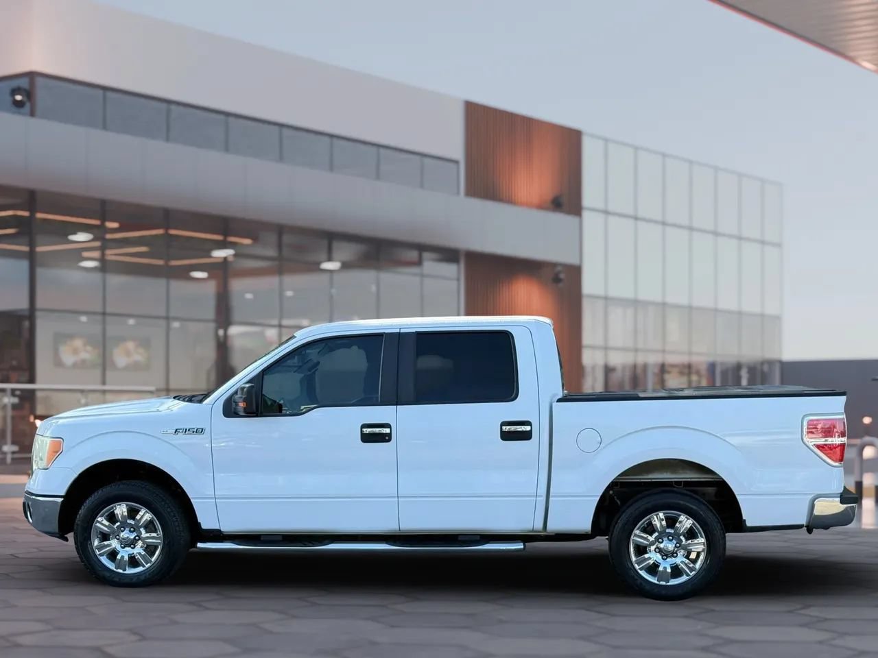 Used 2010 Ford F150 XLT RWD image 3