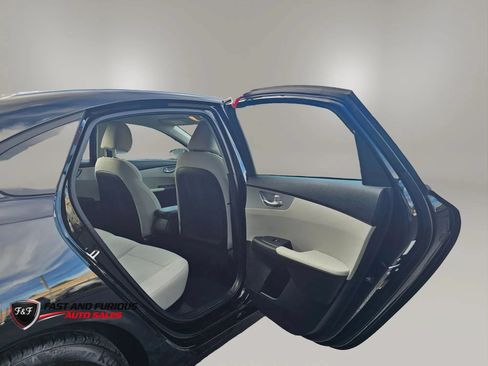 Used 2023 Kia Forte LXS FWD image 12