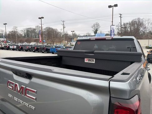 Used 2023 GMC Sierra 1500 Elevation image 18