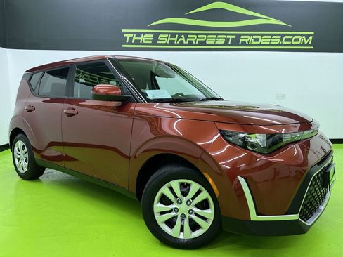 Used 2024 Kia Soul LX FWD image 1