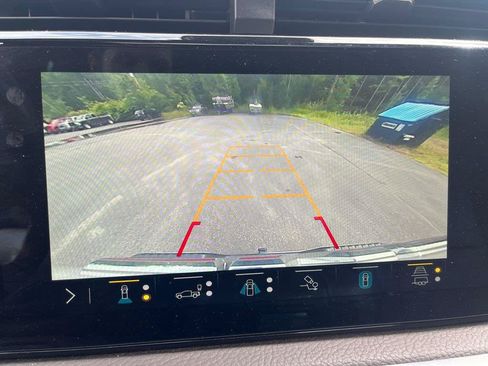 Used 2023 GMC Sierra 1500 Denali w/ Technology Package AWD/4WD image 29
