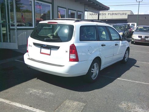 Used 2000 Ford Focus SE image 4