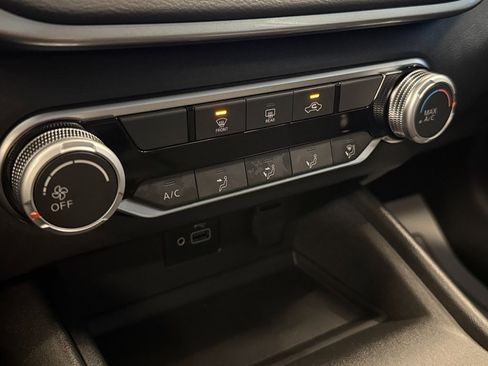 Used 2024 Nissan Altima 2.5 S image 14