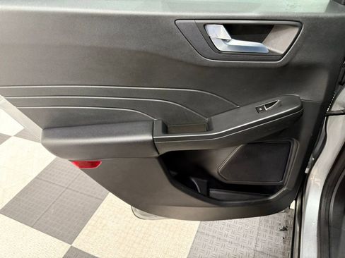 Used 2023 Ford Escape Platinum image 16