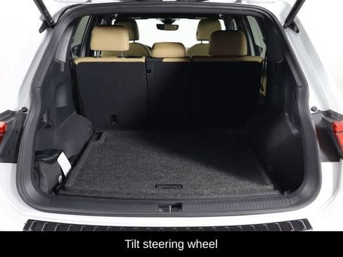 Used 2023 Volkswagen Tiguan SE R-Line AWD/4WD image 16