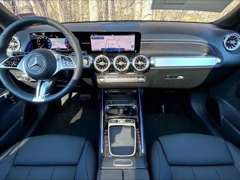 New 2026 Mercedes-Benz GLB 250 4MATIC image 5