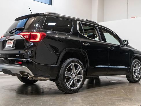 Used 2017 GMC Acadia Denali w/ Technology Package image 9