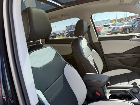 New 2026 Volkswagen Taos SEL AWD/4WD image 22