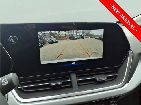 Used 2024 Chevrolet Trax LT w/ LT Convenience Package image 21