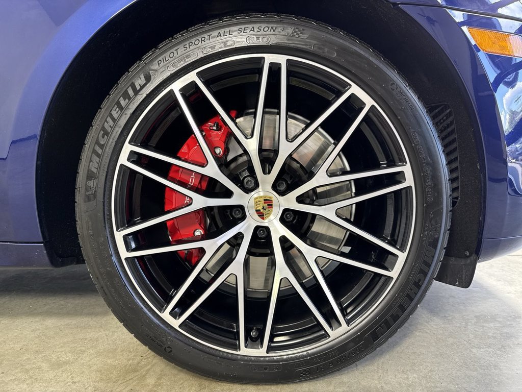 Certified 2023 Porsche Macan GTS AWD/4WD image 15