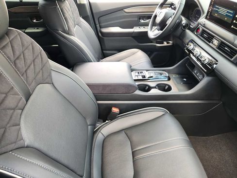 Used 2026 Honda Pilot Elite image 13
