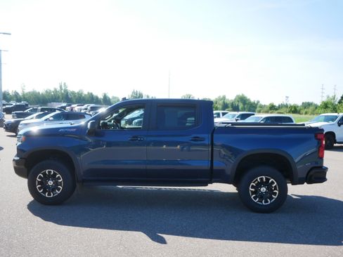 Used 2022 Chevrolet Silverado 1500 ZR2 w/ Technology Package AWD/4WD image 4