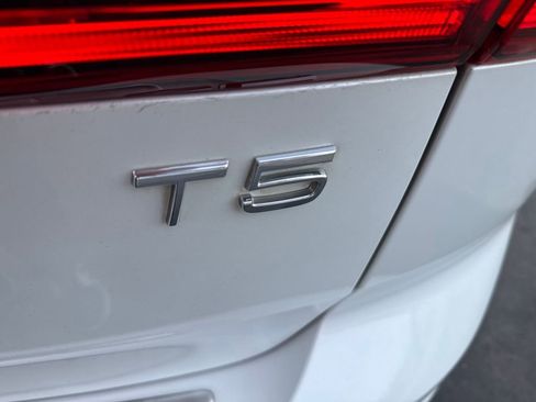 Used 2019 Volvo XC60 T5 Momentum w/ Premium Package image 29