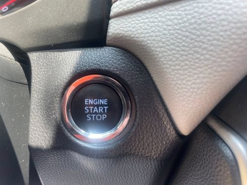 Used 2019 Toyota RAV4 XLE Premium FWD image 23