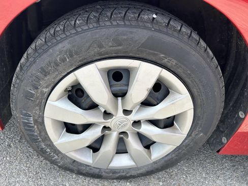 Used 2016 Toyota Corolla LE image 14