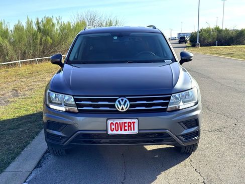 Used 2020 Volkswagen Tiguan SE image 3