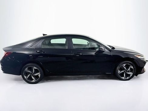 Used 2023 Hyundai Elantra SEL w/ Convenience Package FWD image 11