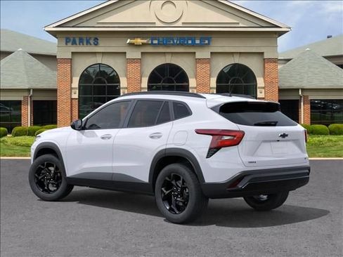 New 2026 Chevrolet Trax LT w/ Driver Confidence Package FWD image 4