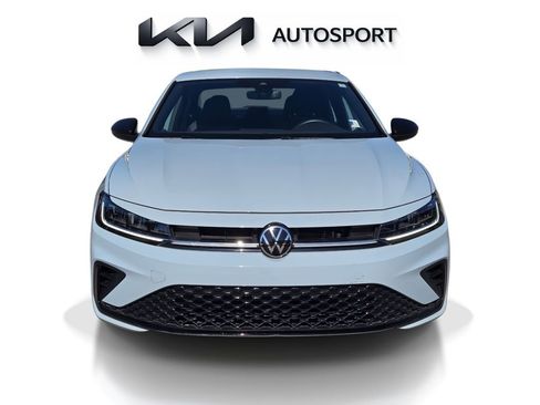 Used 2025 Volkswagen Jetta Sport FWD image 2