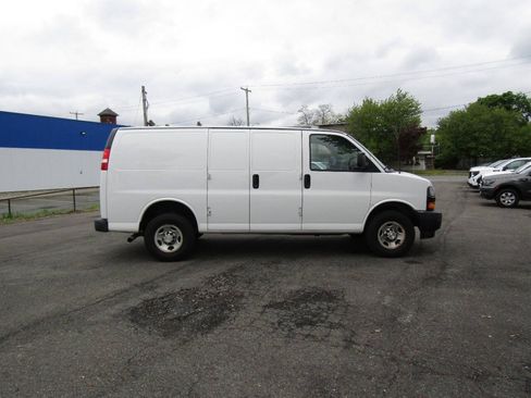 Used 2021 Chevrolet Express 2500 w/ Driver Convenience Package RWD image 7