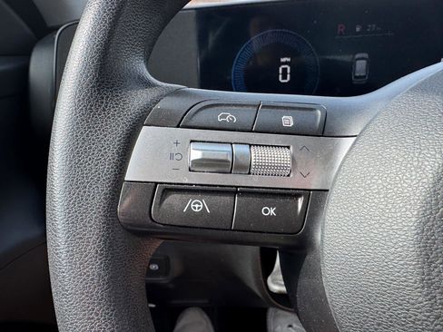 Used 2024 Hyundai Kona SE image 17