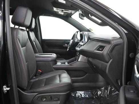 Used 2023 Chevrolet Suburban RST AWD/4WD image 11
