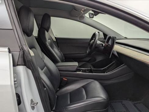 Used 2018 Tesla Model 3 Mid Range image 19