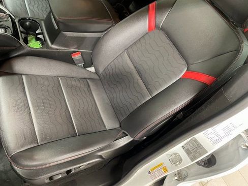 Used 2023 Chevrolet Colorado Z71 w/ Z71 Convenience Package 2 image 12