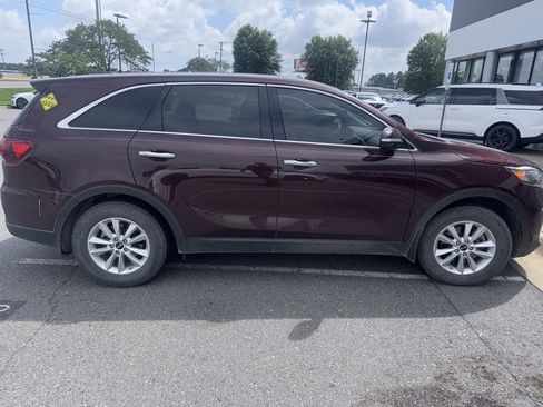 Used 2019 Kia Sorento FWD V6 image 13