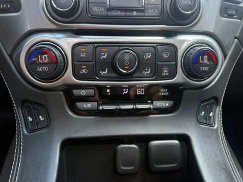 Used 2020 Chevrolet Suburban LT AWD/4WD image 29