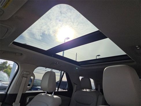 Certified 2020 Ford Explorer Limited w/ Class III Trailer Tow Package image 3