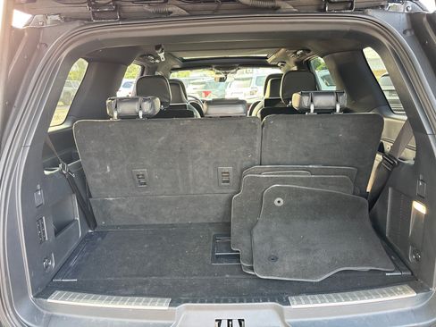 Certified 2023 Lincoln Navigator Reserve AWD/4WD image 9