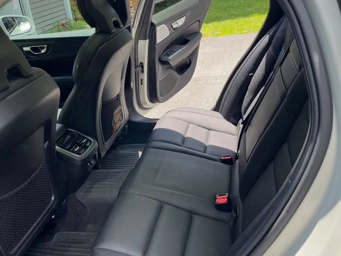 Used 2020 Volvo V60 T5 Cross Country AWD/4WD image 6