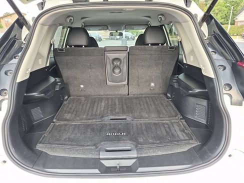 Used 2018 Nissan Rogue SV AWD/4WD image 24