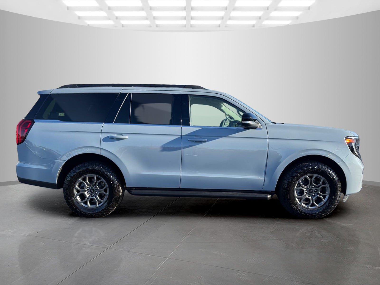 Used 2026 Ford Expedition Active AWD/4WD image 2