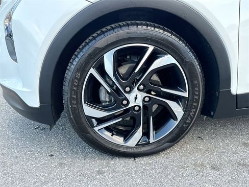 Used 2022 Chevrolet Bolt LT w/ Infotainment Package image 18