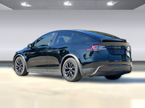 Used 2024 Tesla Model X AWD/4WD image 3