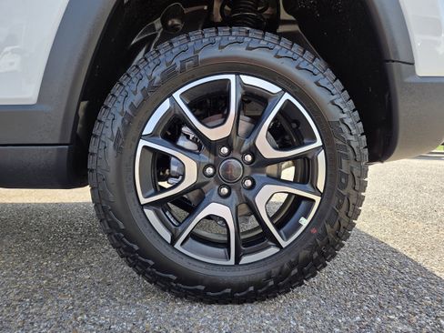 New 2026 Jeep Compass Trailhawk image 9